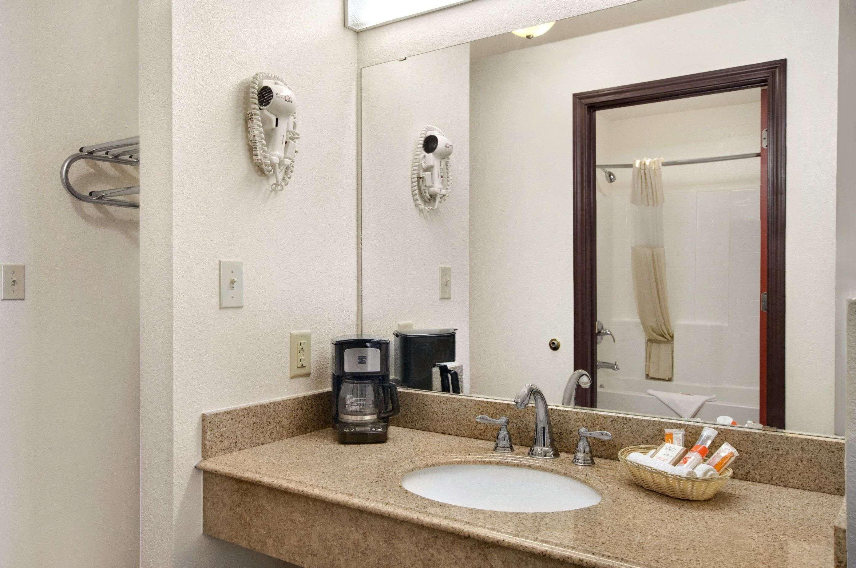 Howard Johnson By Wyndham Lubbock Tx Dış mekan fotoğraf