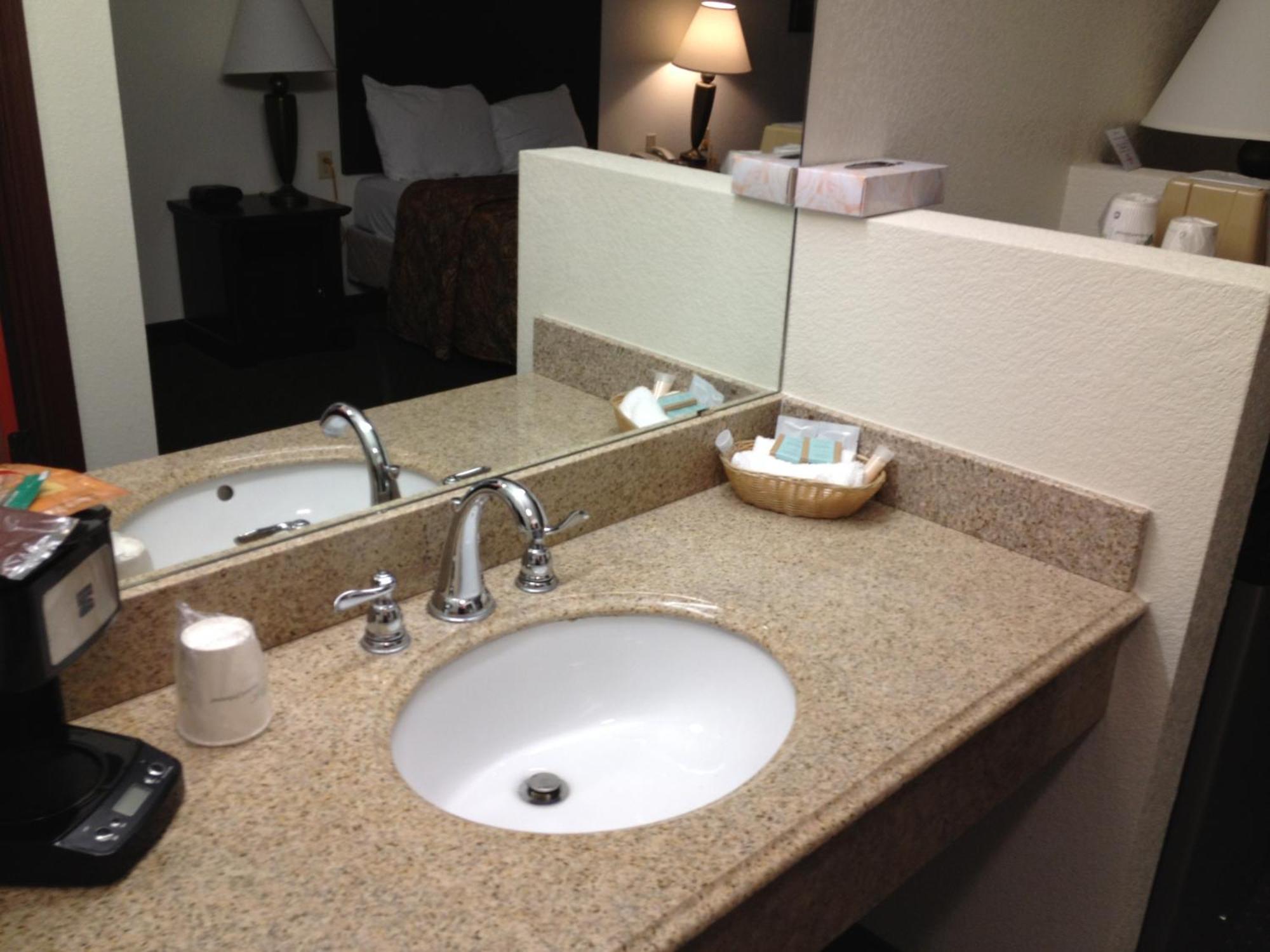 Howard Johnson By Wyndham Lubbock Tx Dış mekan fotoğraf